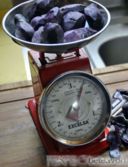 Budino di Vitelotte con Salsa e Meringa salata allo Zafferano