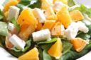Avocado, arance e feta: una insalata colorata e gustosa