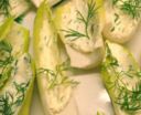 Contorni: barchette di indivia belga con uova di lompo