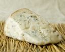 Antipasti: mini tramezzini con gorgonzola e noci