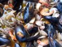 Ricetta pesce: insalata di farro, orzo e frutti di mare