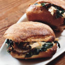 Ricetta panini con pollo, funghi e spinaci