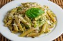 Primi piatti: penne con tacchino e frutta secca