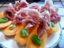 Ricette festa della mamma:  spiedini di prosciutto crudo e melone