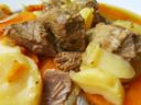 Secondi piatti: tacchino stufato con patate, sedano e carote