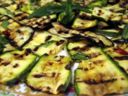 Cena leggera e sfiziosa: sfogliatina di zucchine con feta e carpaccio