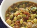 Ricette piatti unici: zuppa di patate, fave e carciofi