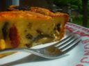 Vuoi una torta salata originale?  Fai il clafoutis di melanzane e salame piccante!