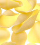 Ricette insalata: conchiglioni ai filetti di trota salmonata
