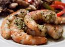 Antipasti di pesce: gamberi marinati al lime
