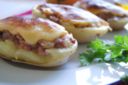 Ricette secondi: patate farcite con salsiccia