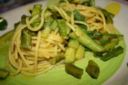 Foto ricetta: gli spaghetti alla chitarra con zucchine e asparagi