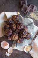 Biscotti di pasta frolla montata al cioccolato