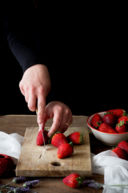 Torta rustica al cioccolato e fragole