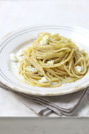 Linguine, acciughe, limone e bufala