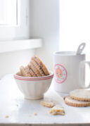 Strawberry cream shortbread