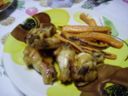 Ali di pollo speziate con carote arrosto
