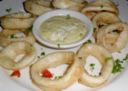 Anelli di calamari fritti