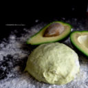 Pasta brisè con avocado al posto del burro