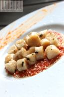 Gnocchi di ricotta di pecora con sugo di pomodorini al forno al profumo di limone