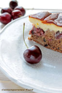 Torta alle ciliegie con cioccolato e yogurt greco – doppio strato di golosità!