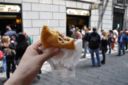 Pizza, panzerotto, sushi o hamburger: dove investire 10 € a Milano?