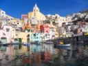 Caracalè a Procida, l’isola dei (poco) famosi