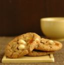 Biscotti con gocce di cioccolato bianco