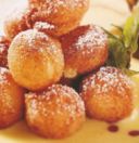 Palline di mele fritte con salsa