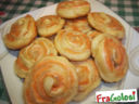 GIRELLE DI PASTA SFOGLIA AL SALMONE
