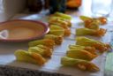 Fiori di zucca fritti ripieni di muosse al tonno, con gli auguri di noi tutti!