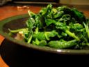Un contorno proprio per tutti: gli Spinaci con uvetta e pinoli