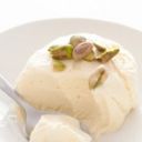 Un Fresco Comfort Food: il Semifreddo al Miele e Pistacchi