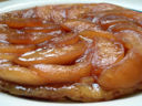 La Tarte Tatin di Albicocche, un dolce di frutta leggero e gustoso