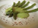 Asparagi con salsa al formaggio. Un contorno sfizioso.