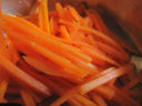 Ricette verdure dietetiche, le carote con salsa di soia e zenzero fresco