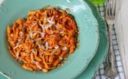 Ricetta Tagliatelle di frittata al tartufo con scaglie di crutin Occelli e pomodoro