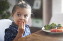 In cucina con i Bambini: 3 Ricette sane per accendere la loro curiosità