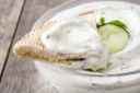 Salsa Tzatziki: come si prepara e quali sono le sue origini