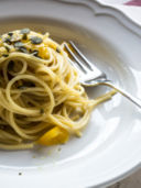 Spaghetti aglio olio peperoni e acciughe / garlic oil peppers and anchovies spaghetti