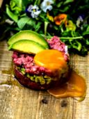 Tartare di carne al coltello all’avocado, #taste&more