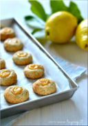 Thumbprint cookies al (honey) lemon lime curd