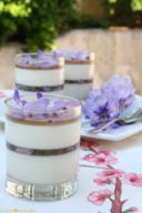 Pannacotta al latte di mandorla e fiori di glicine
