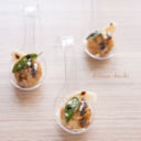 Amuse-bouche di risotto all’Aceto Balsamico, funghi champignon e salvia