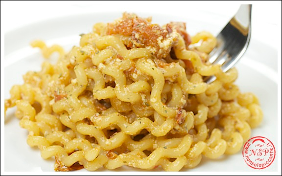 Pasta alla ricotta e pomodori secchi