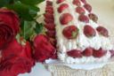 Rotolo alle fragole con camy cream