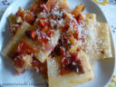 Paccheri con pomodoro, mandorle e pane fritto