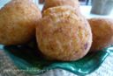 Palline di riso con besciamella e prosciutto