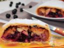 Strudel con Mele e Uva Fragola