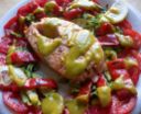 Trancio di salmone al Sylvaner, pomodori e verdure grigliate